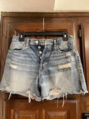 WE THE FREE Women's Distressed Light Blue Denim cut off  Shorts size 26